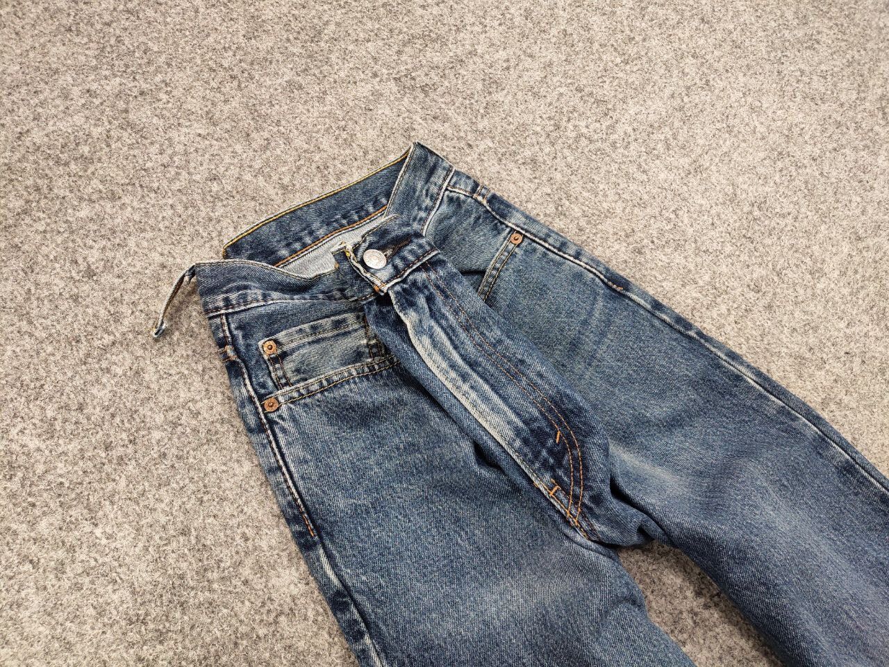 Levi's Vintage 90's Levis 550 Distressed Denim Blue Men's Jeans Size US 33 - 11 Thumbnail