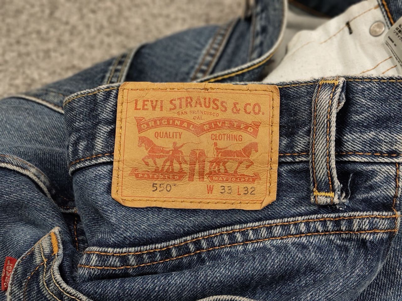 Levi's Vintage 90's Levis 550 Distressed Denim Blue Men's Jeans Size US 33 - 19 Thumbnail