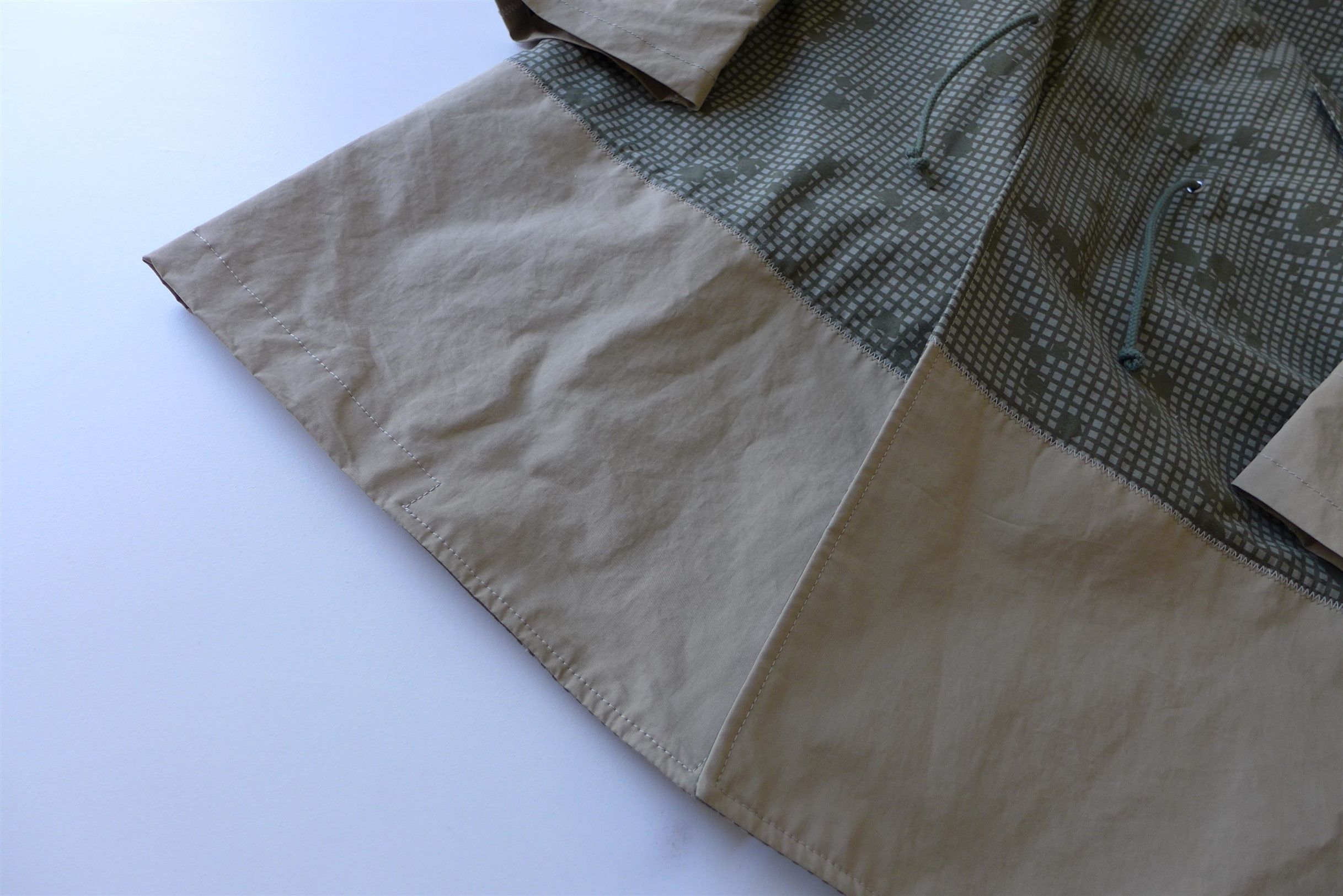 Junya Watanabe Junya Watanabe Coat w/ Printed Panel - Tan & Olive Size US S / EU 44-46 / 1 - 13 Thumbnail