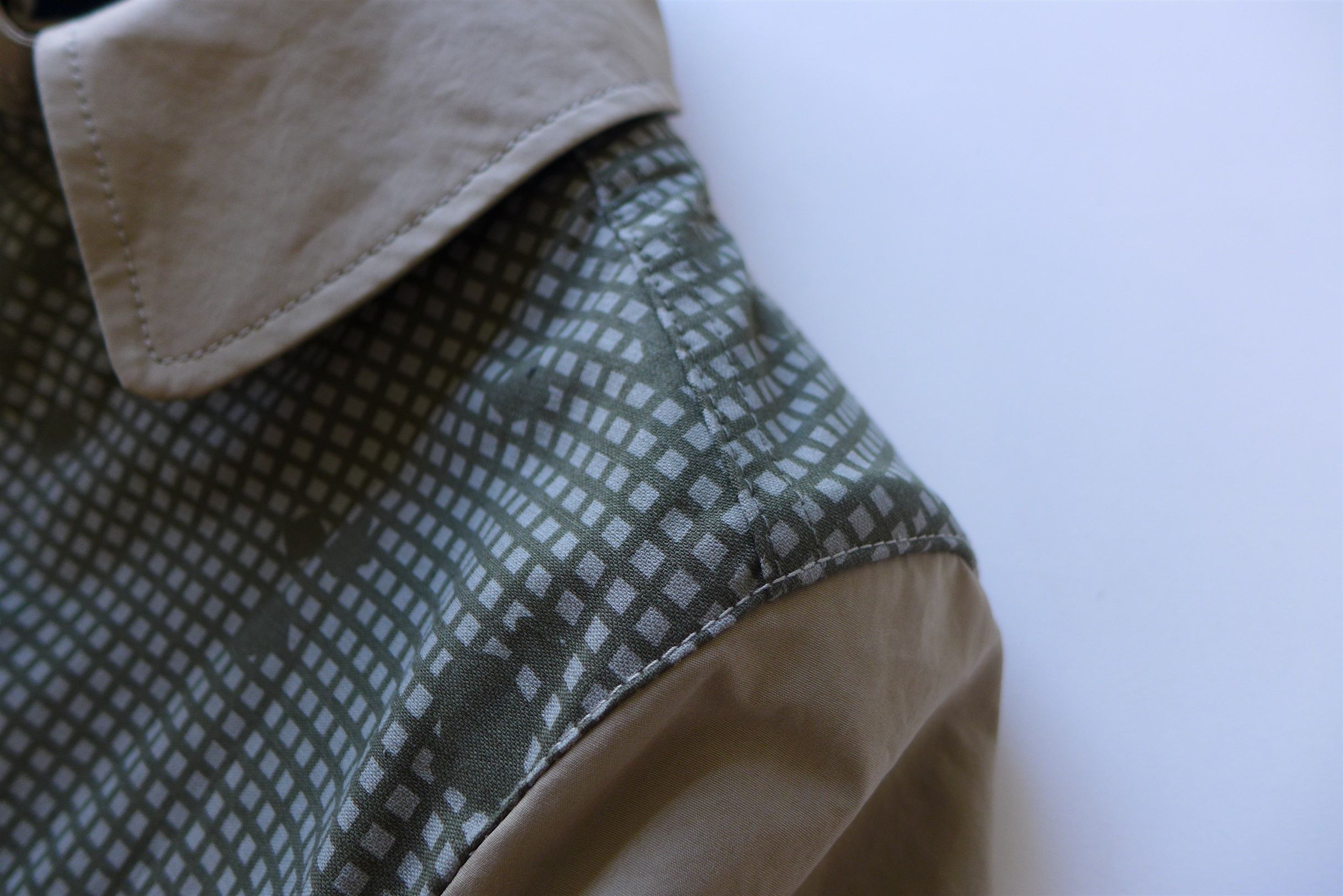 Junya Watanabe Junya Watanabe Coat w/ Printed Panel - Tan & Olive Size US S / EU 44-46 / 1 - 10 Thumbnail