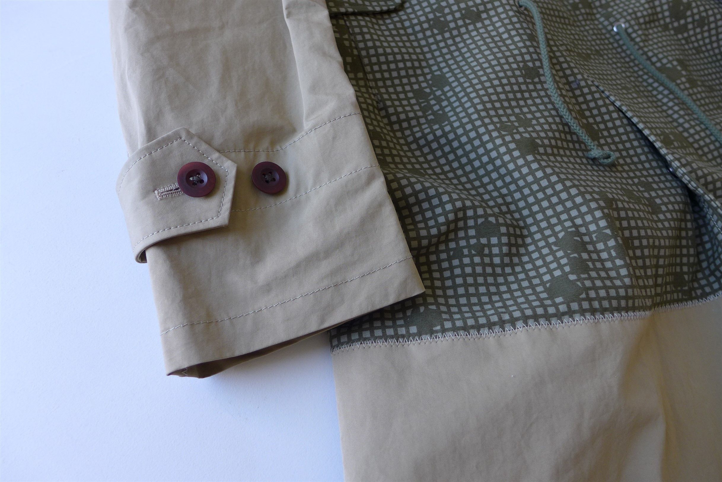 Junya Watanabe Junya Watanabe Coat w/ Printed Panel - Tan & Olive Size US S / EU 44-46 / 1 - 12 Thumbnail