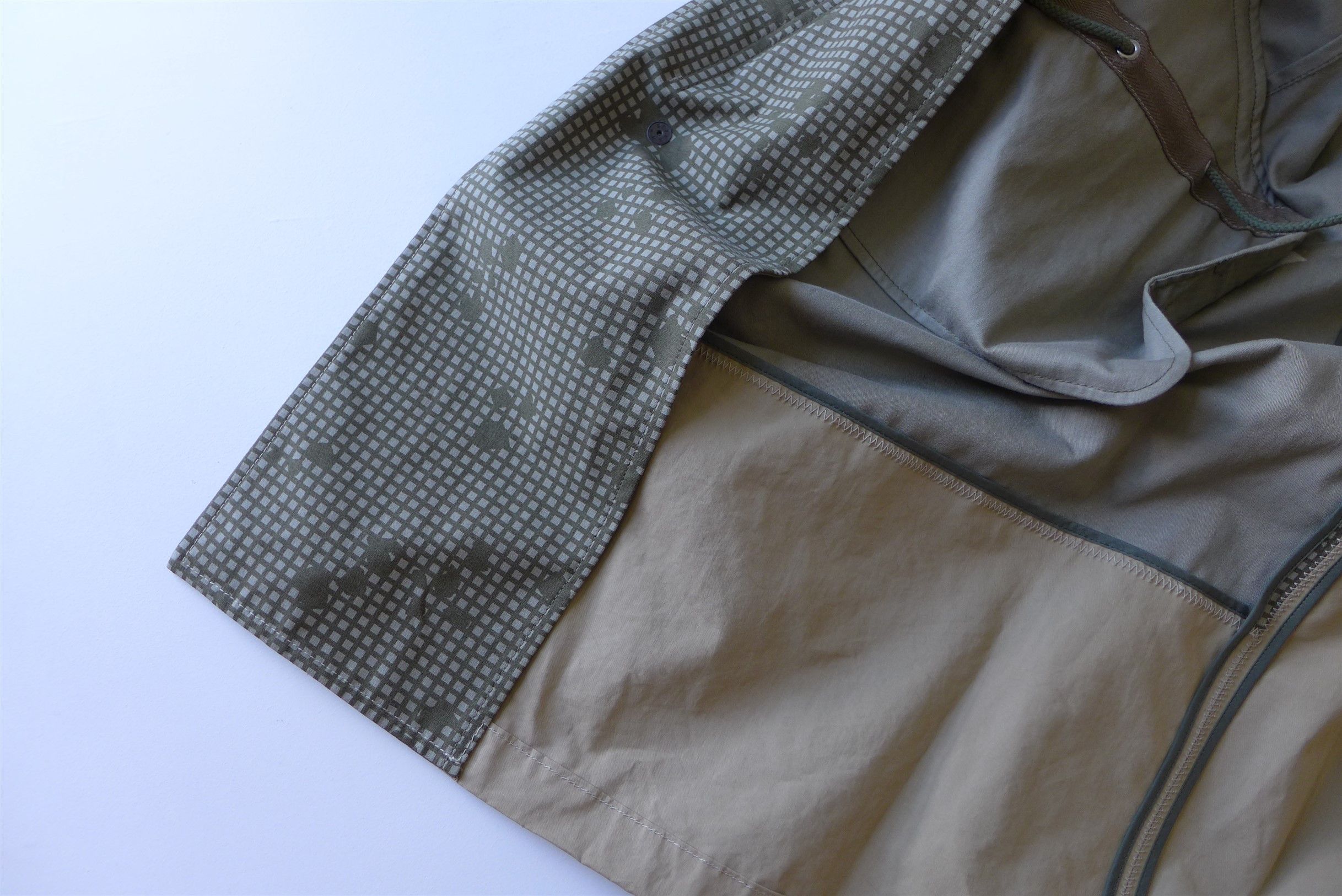 Junya Watanabe Junya Watanabe Coat w/ Printed Panel - Tan & Olive Size US S / EU 44-46 / 1 - 14 Thumbnail