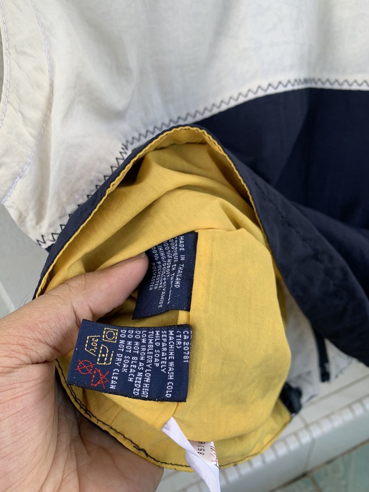 Tommy Hilfiger Vintage Tommy Hilfiger Vests Size US L / EU 52-54 / 3 - 11 Thumbnail