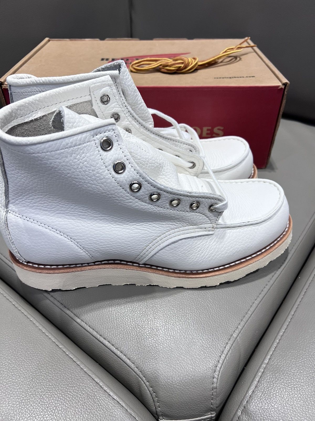 CNCPTS × Red Wing Red Wing Heritage X Concepts 6” Moc Toe White Leather Boots Size US 8 / EU 41 - 8 Thumbnail