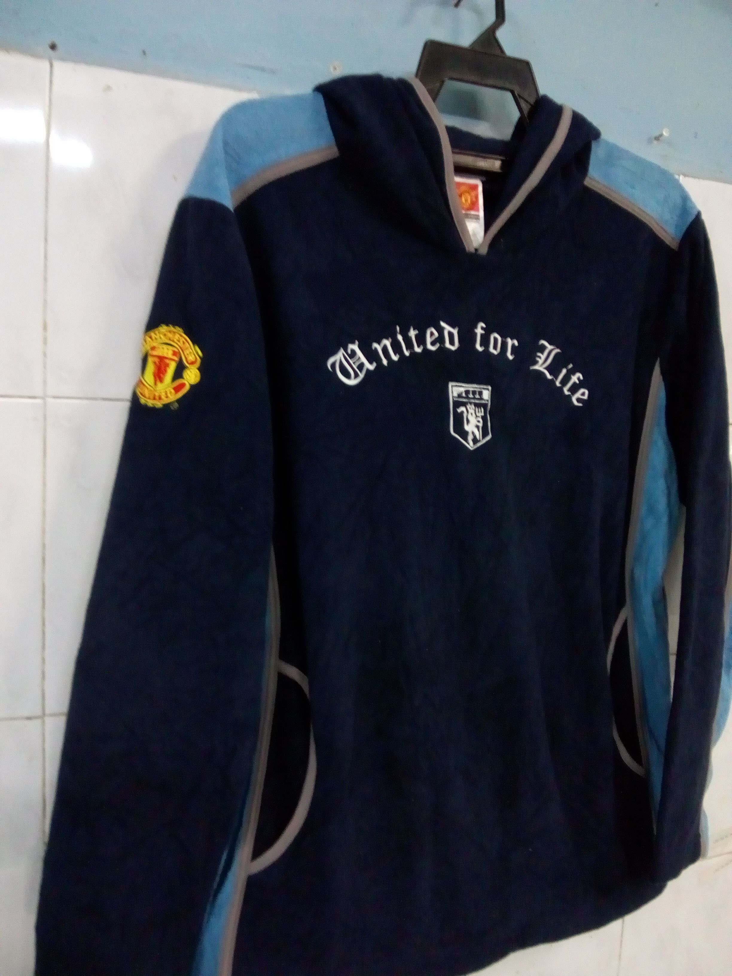 Other Manchester United sweatshirt fleece Size US L / EU 52-54 / 3 - 7 Thumbnail