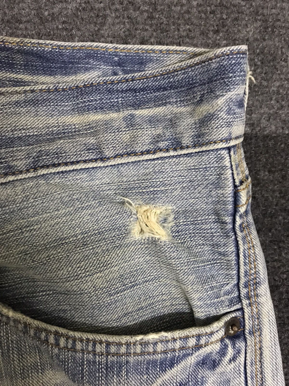 Edwin D125 Vintage EDWIN Light Wash Distressed Jeans Size US 32 / EU 48 - 10 Thumbnail