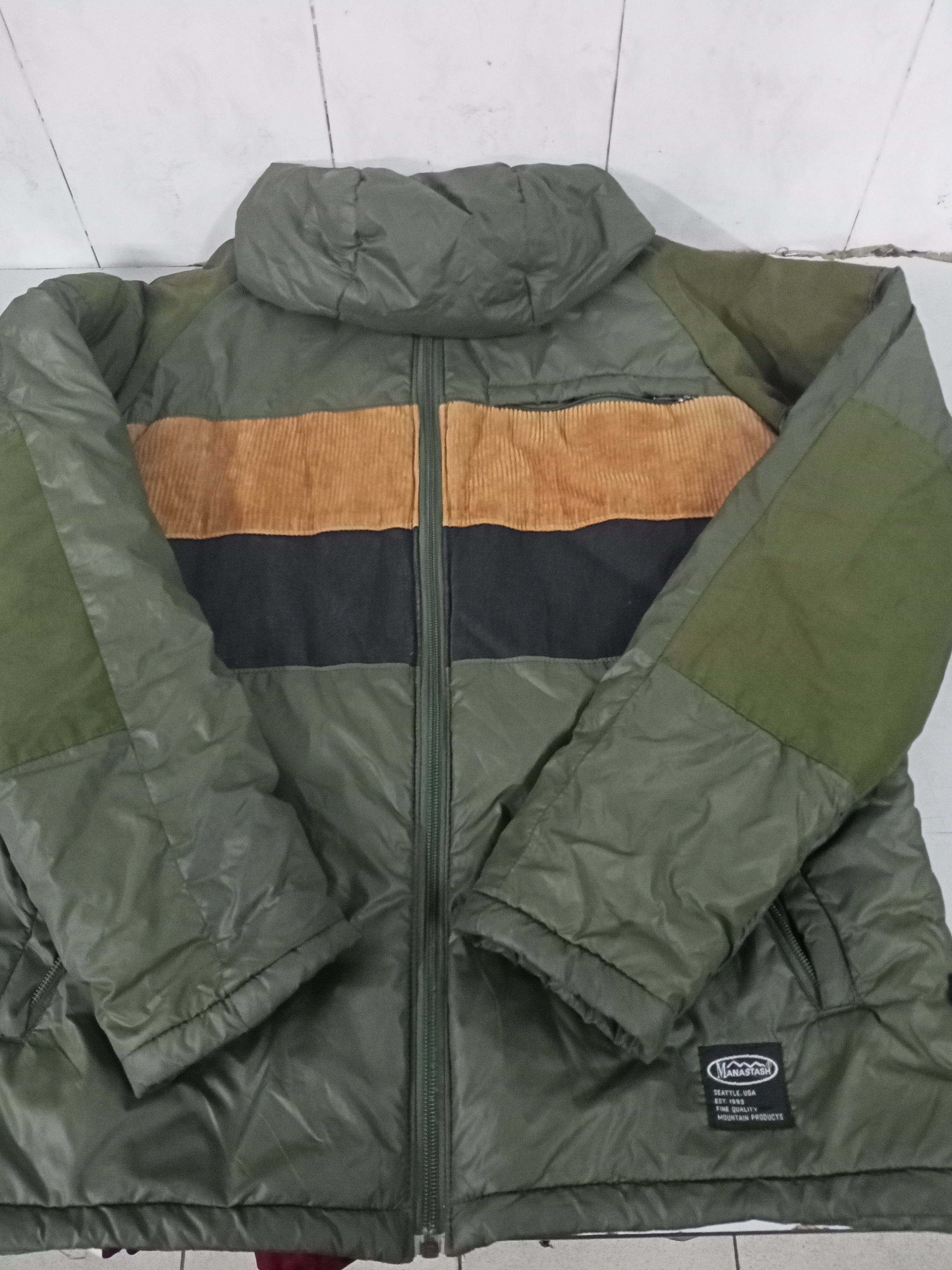 Manastash Manastash bombers 2 and 1 Size US L / EU 52-54 / 3 - 12 Thumbnail