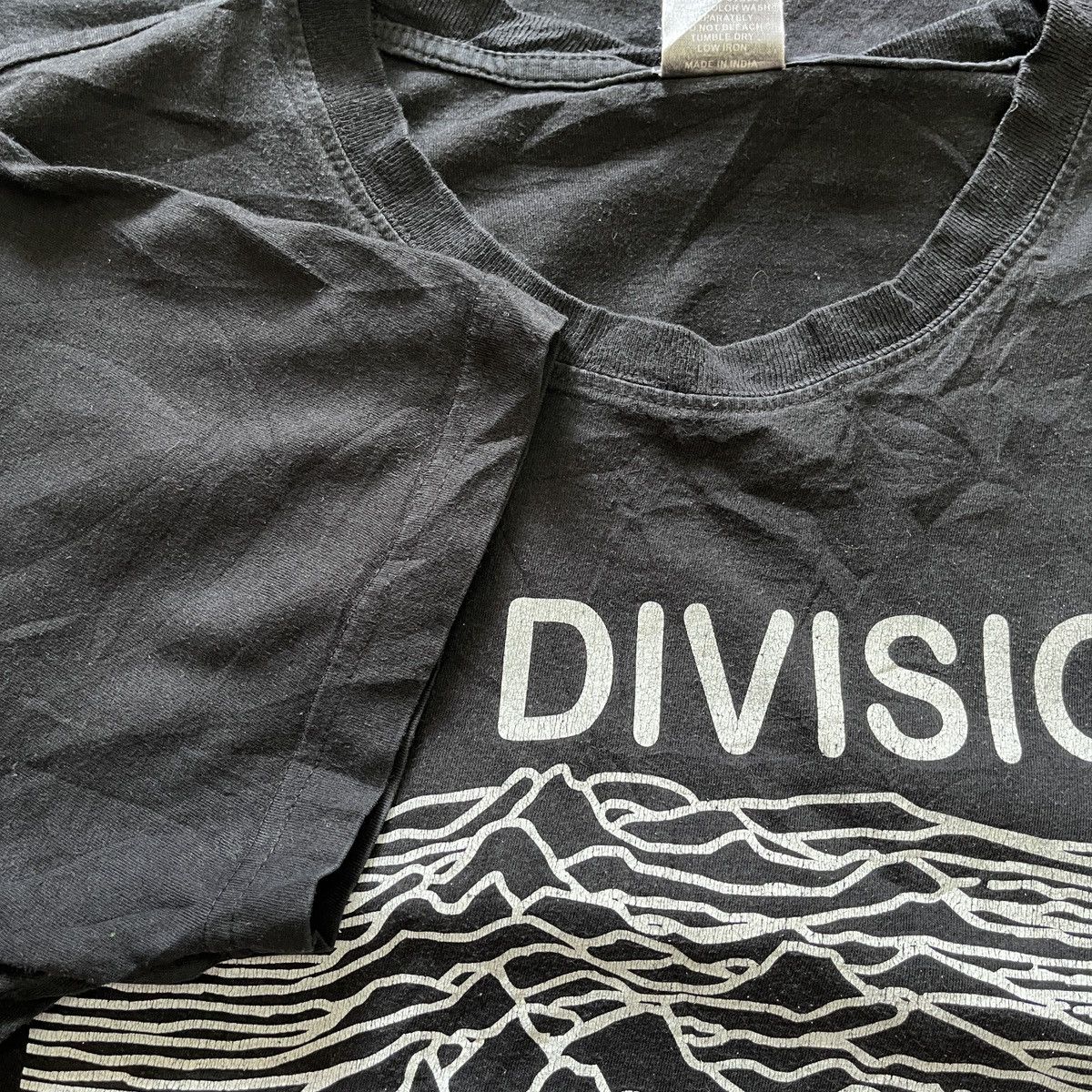 Joy Division × Vintage Vintage Joy Division Rock Band TShirt Size US M / EU 48-50 / 2 - 11 Thumbnail