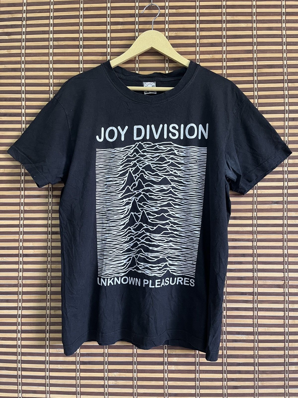 Joy Division × Vintage Vintage Joy Division Rock Band TShirt Size US M / EU 48-50 / 2 - 14 Thumbnail