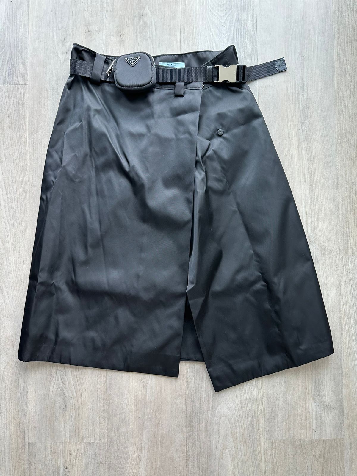 Prada Prada Re-Nylon gabardine skirt with pouch Size 28" / US 6 / IT 42 - 2 Thumbnail