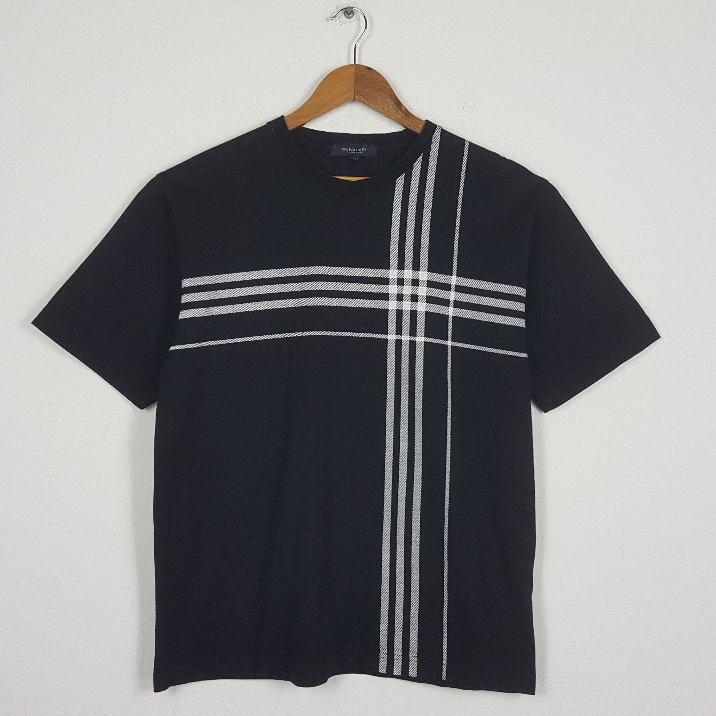 Vintage BURBERRY Stripe Design T-Shirt cp2