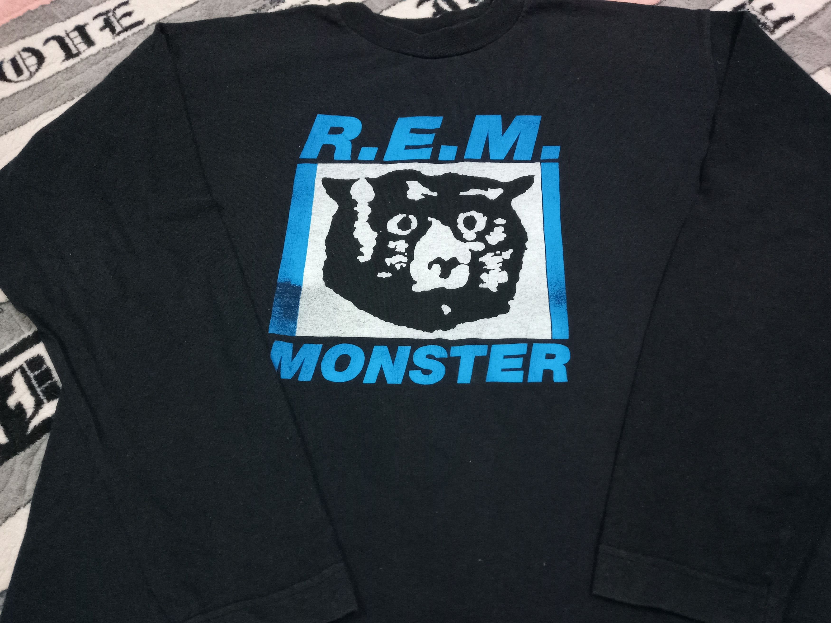 Vintage R.E.M band t shirt