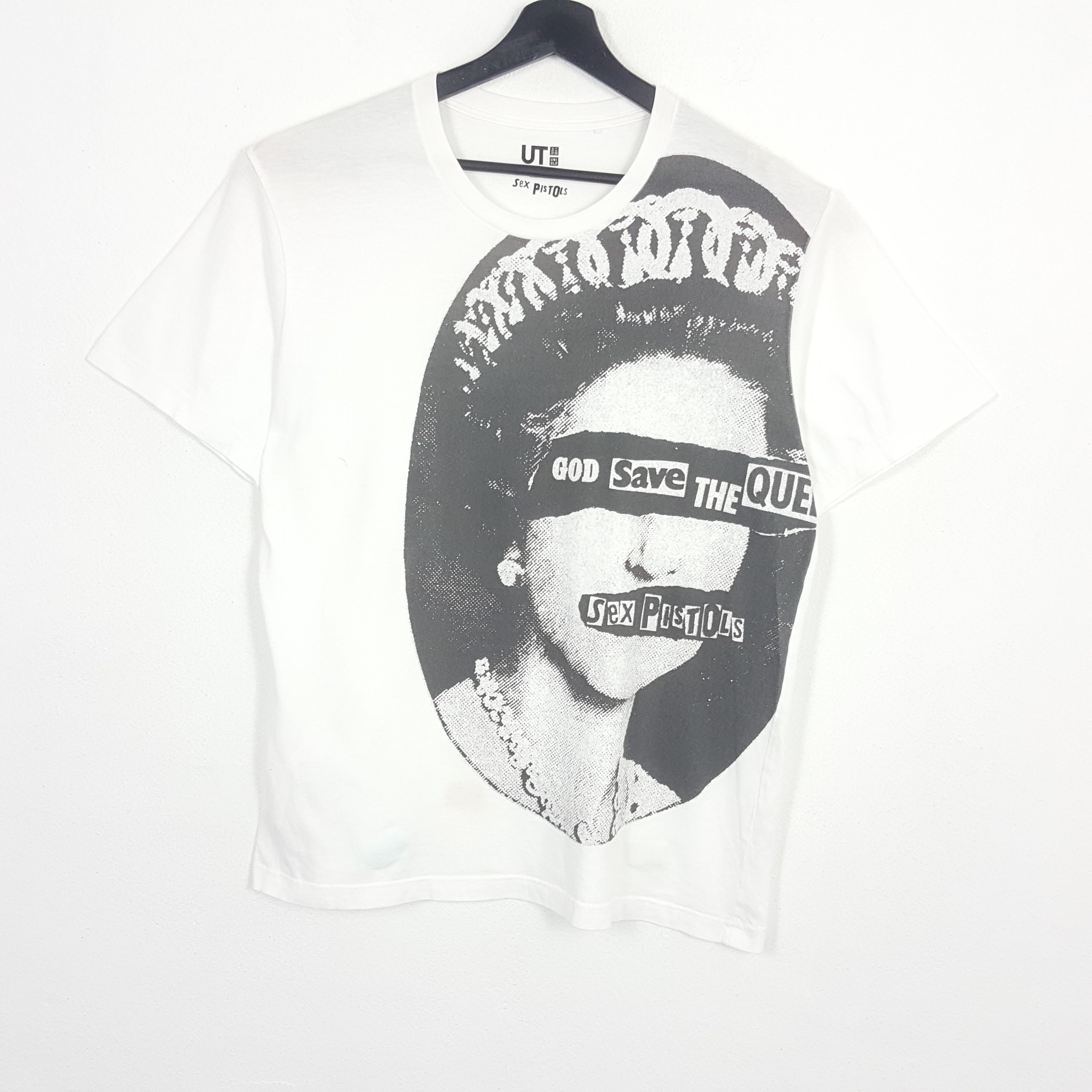 Band Tees × Japanese Brand × Uniqlo SEX PISTOLS X Uniqlo Japanese Brand Tshirt Size US L / EU 52-54 / 3 - 1 Thumbnail