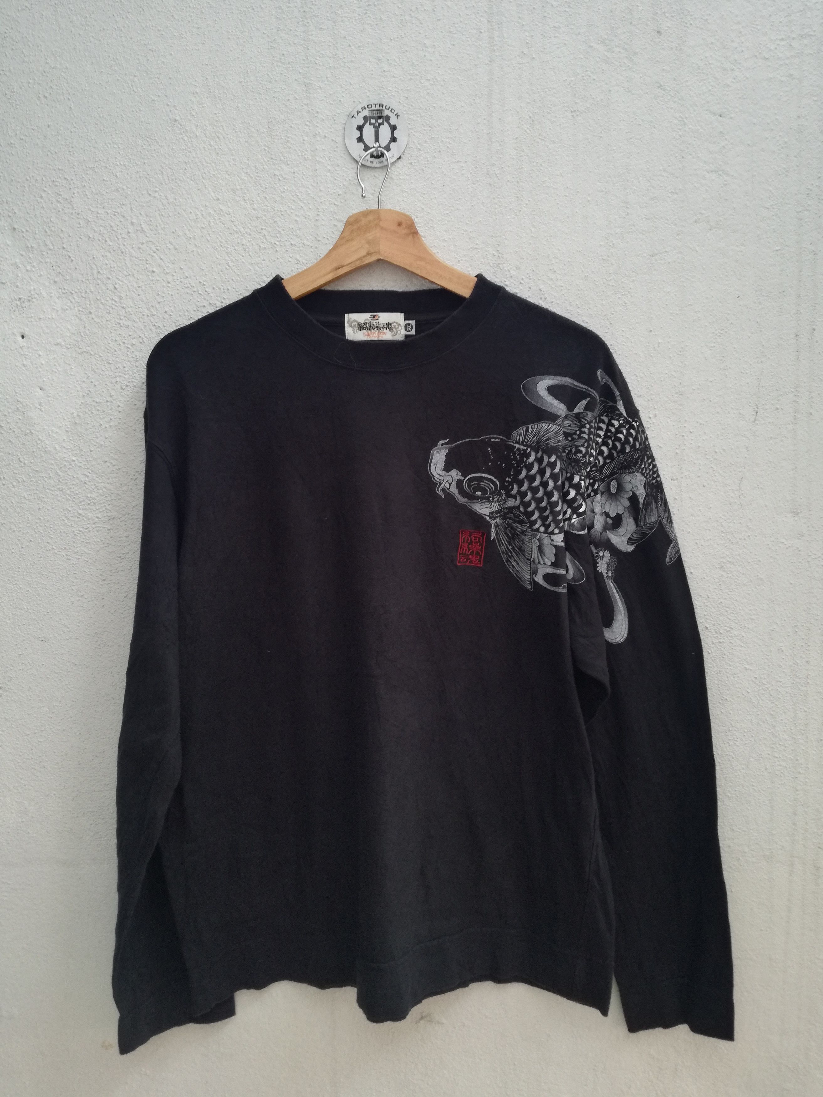 image of Sukajan T Shirts Grabkarakuri Tamashii Koi Fish Japan Tshirt in Black, Men's (Size XL)