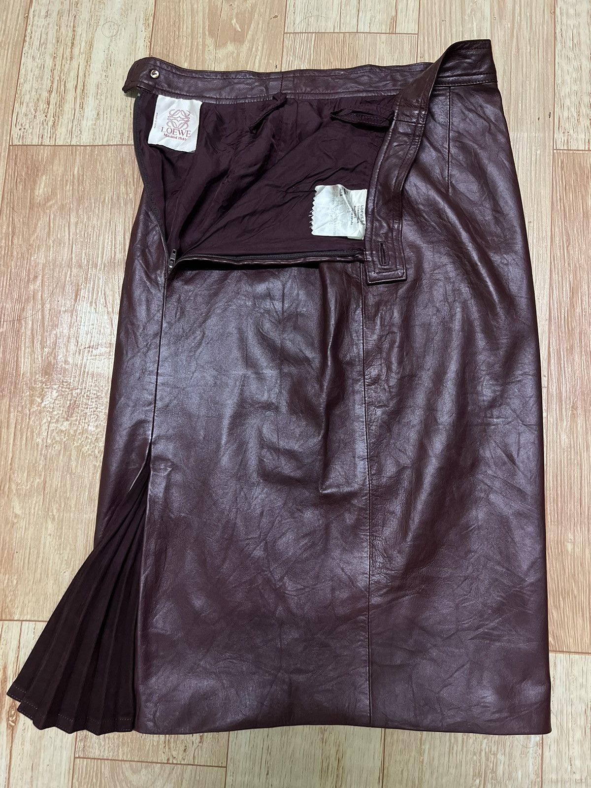 Loewe ARCHIVE🔥LOEWE LEATHER SKIRT Size 24" / US 00 / IT 34 - 3 Thumbnail