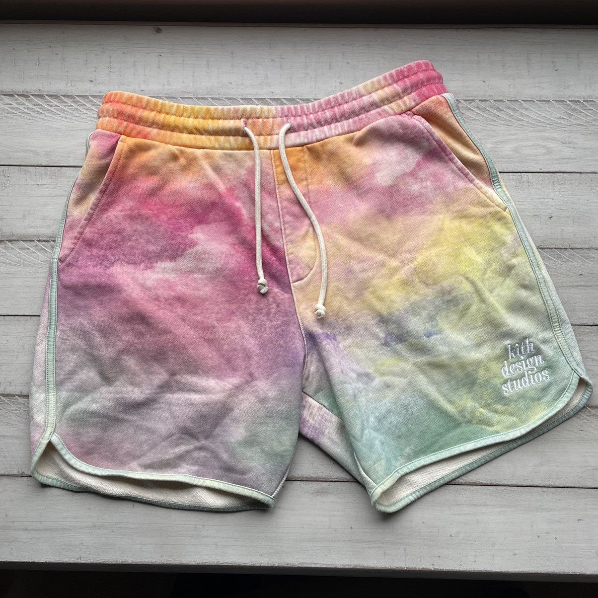 Handmade × Kith × Ronnie Fieg 2021 SPRiNG SUMMER KiTH DESiGN STUDiOS TiE DYE JORDAN SHORTS Size US 31 - 1 Thumbnail