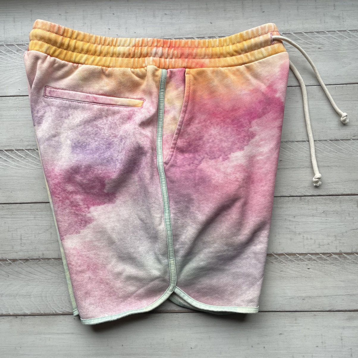 Handmade × Kith × Ronnie Fieg 2021 SPRiNG SUMMER KiTH DESiGN STUDiOS TiE DYE JORDAN SHORTS Size US 31 - 8 Thumbnail