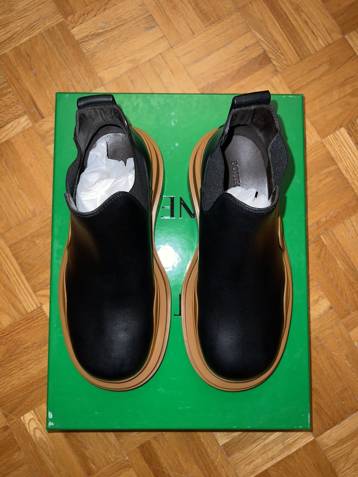 Bottega Veneta NEW 41 Black Burnt Orange Tire Low Chelsea Boots Leather Size US 8 / EU 41 - 7 Thumbnail