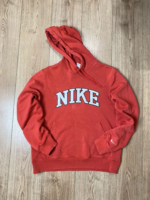 Centre logo nike discount hoodie