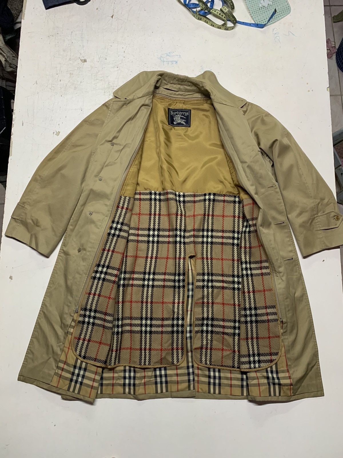 Burberry Vintage Burberry long trench coat Size US M / EU 48-50 / 2 - 9 Thumbnail