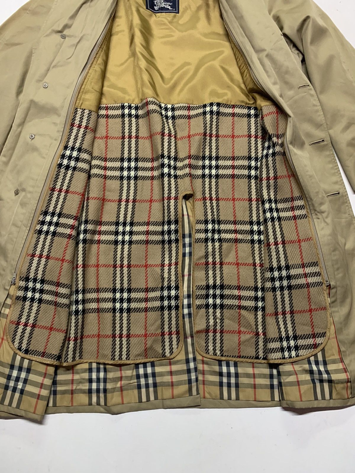 Burberry Vintage Burberry long trench coat Size US M / EU 48-50 / 2 - 10 Thumbnail