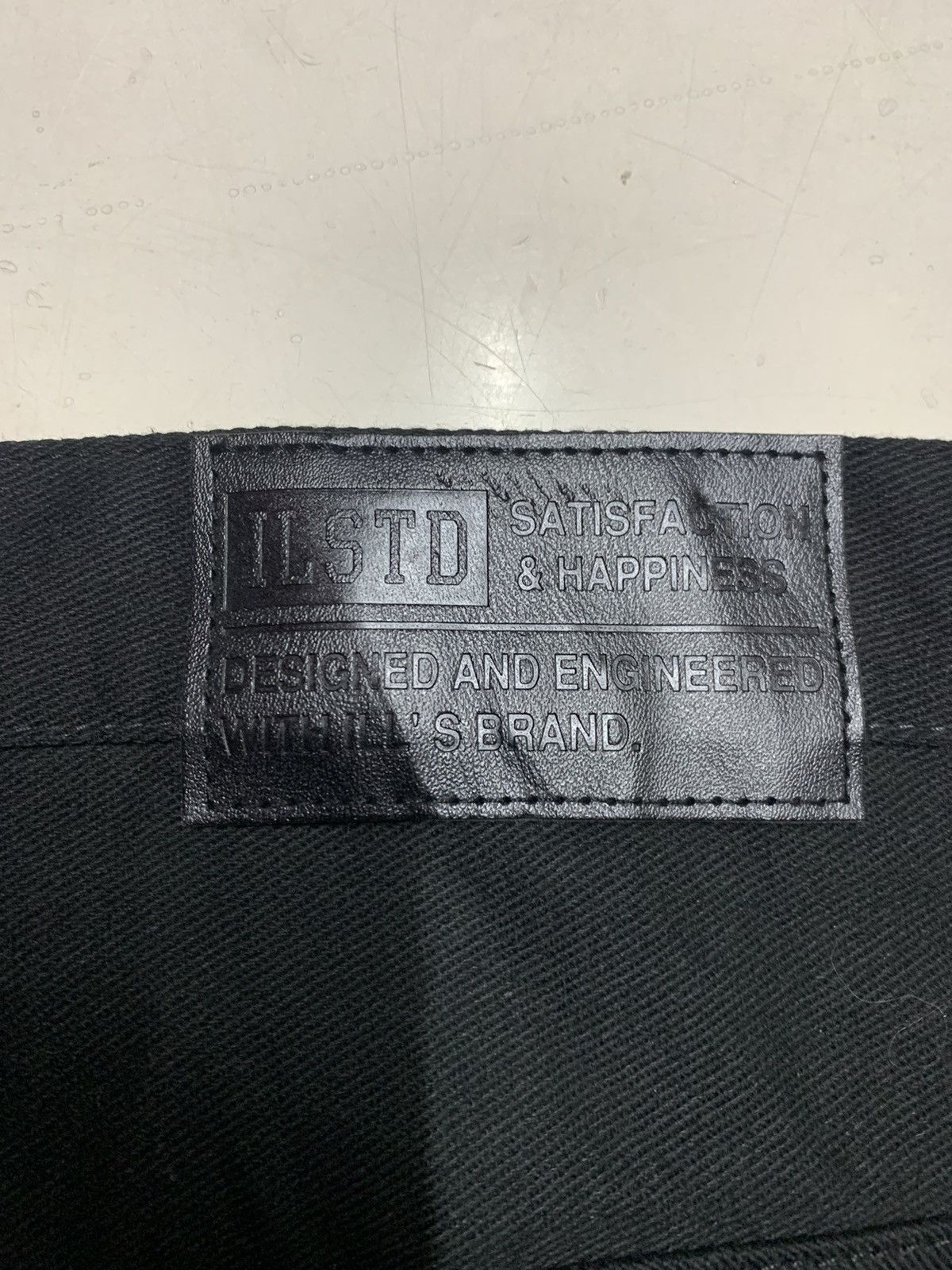 Designer Designed and engineered with ILL’S brand Size US 34 / EU 50 - 15 Thumbnail