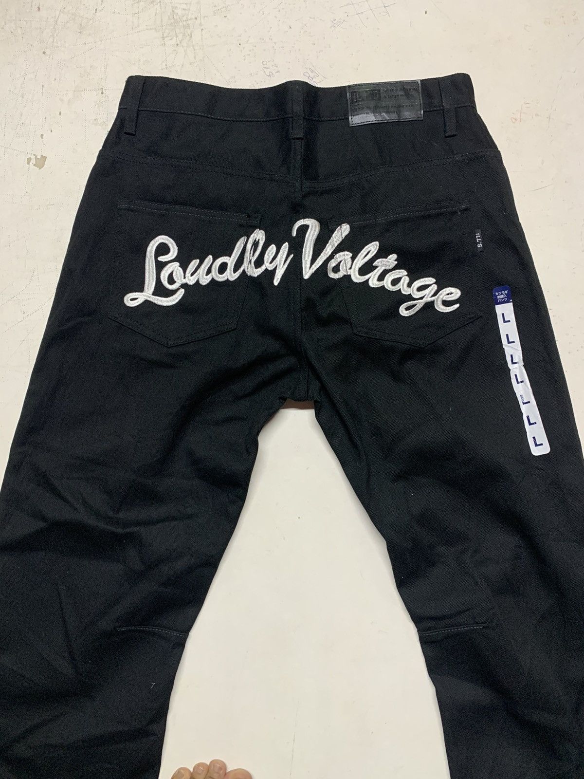 Designer Designed and engineered with ILL’S brand Size US 34 / EU 50 - 14 Thumbnail