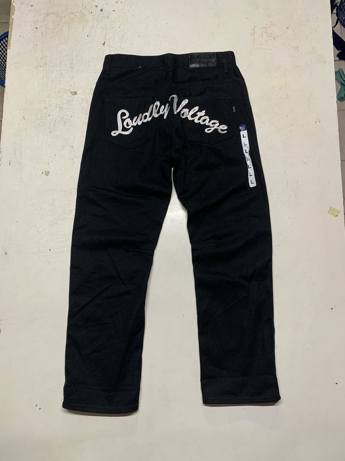 Designer Designed and engineered with ILL’S brand Size US 34 / EU 50 - 13 Thumbnail