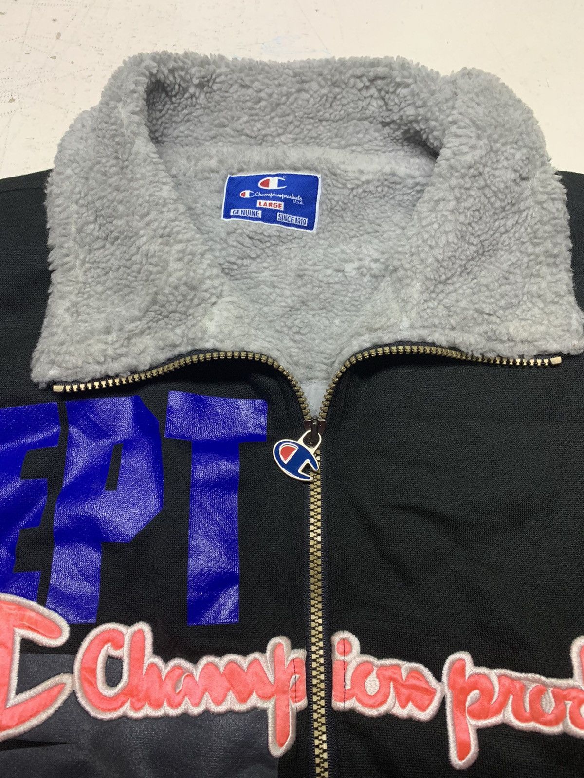Champion Champions products big logo Size US L / EU 52-54 / 3 - 6 Thumbnail