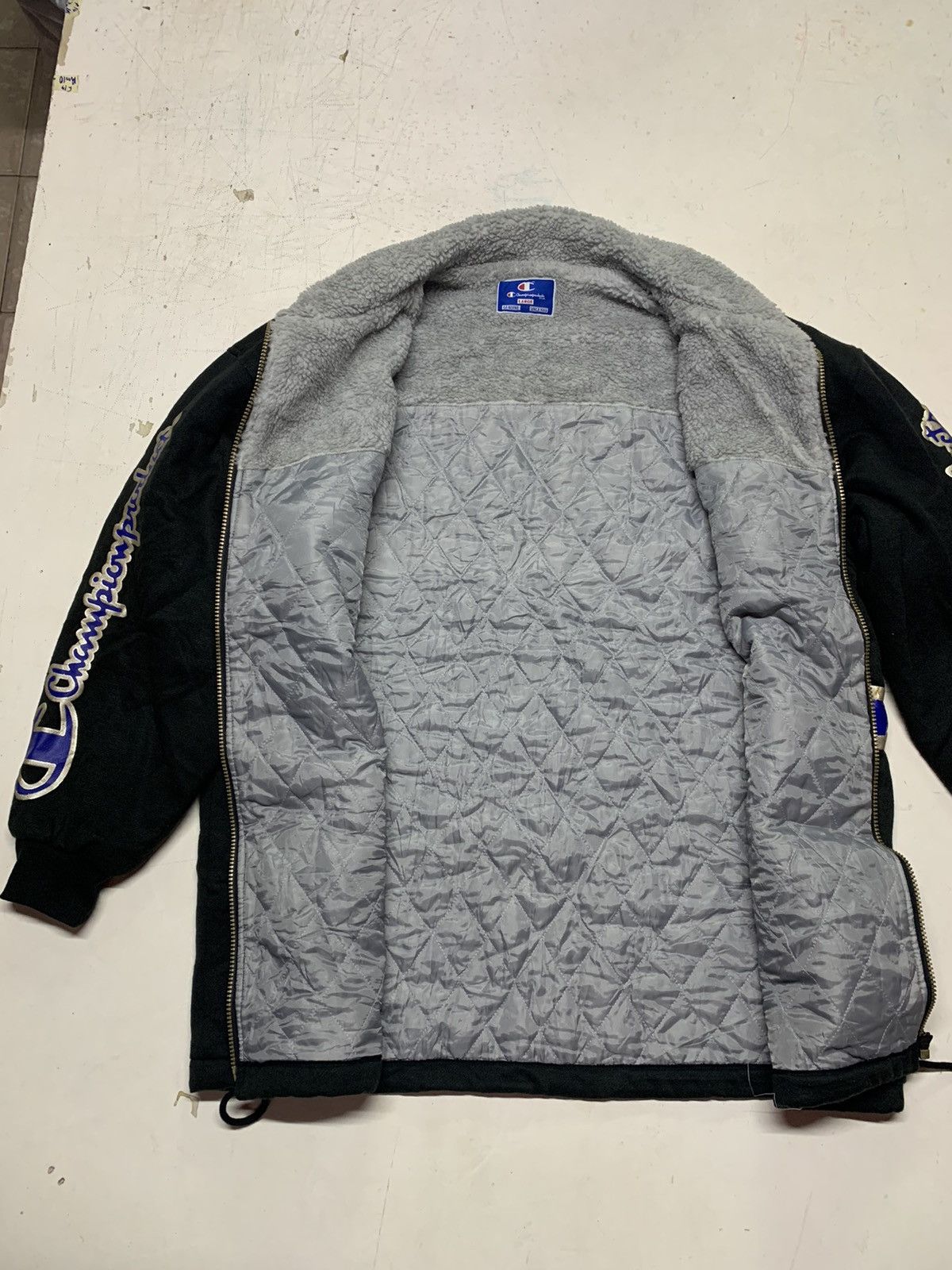 Champion Champions products big logo Size US L / EU 52-54 / 3 - 8 Thumbnail