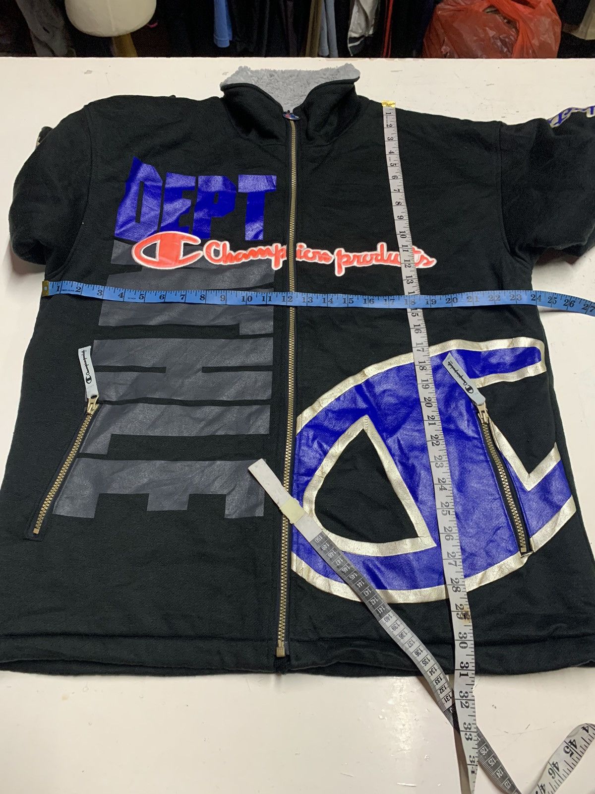 Champion Champions products big logo Size US L / EU 52-54 / 3 - 17 Thumbnail