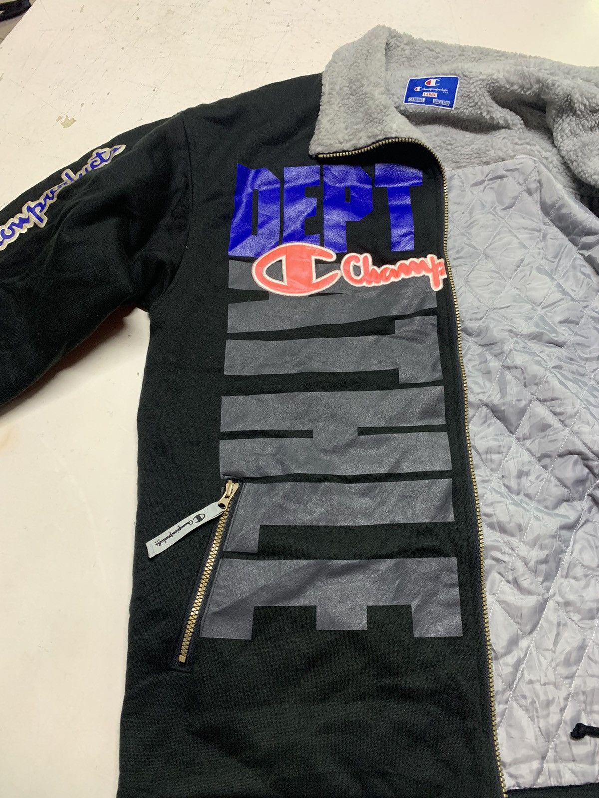 Champion Champions products big logo Size US L / EU 52-54 / 3 - 14 Thumbnail