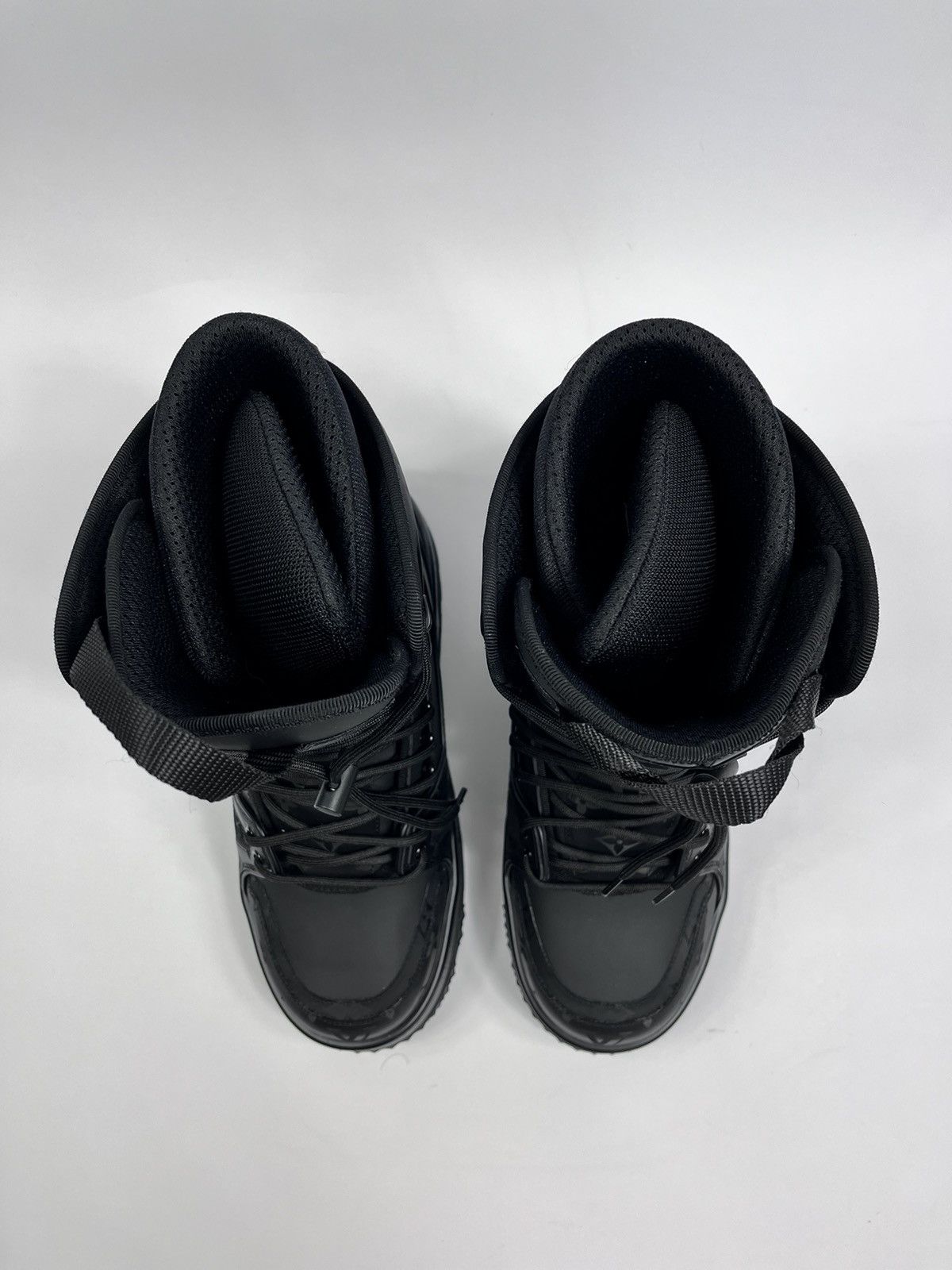 Louis Vuitton LOUIS VUITTON 1AAS83 TRIPLE BLACK SNOW BOOTS TRAINERS RARE Size US 8 / EU 41 - 3 Thumbnail