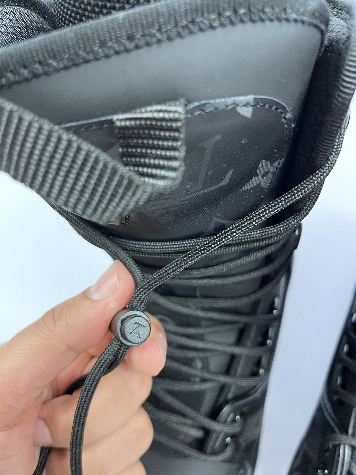 Louis Vuitton LOUIS VUITTON 1AAS83 TRIPLE BLACK SNOW BOOTS TRAINERS RARE Size US 8 / EU 41 - 13 Thumbnail