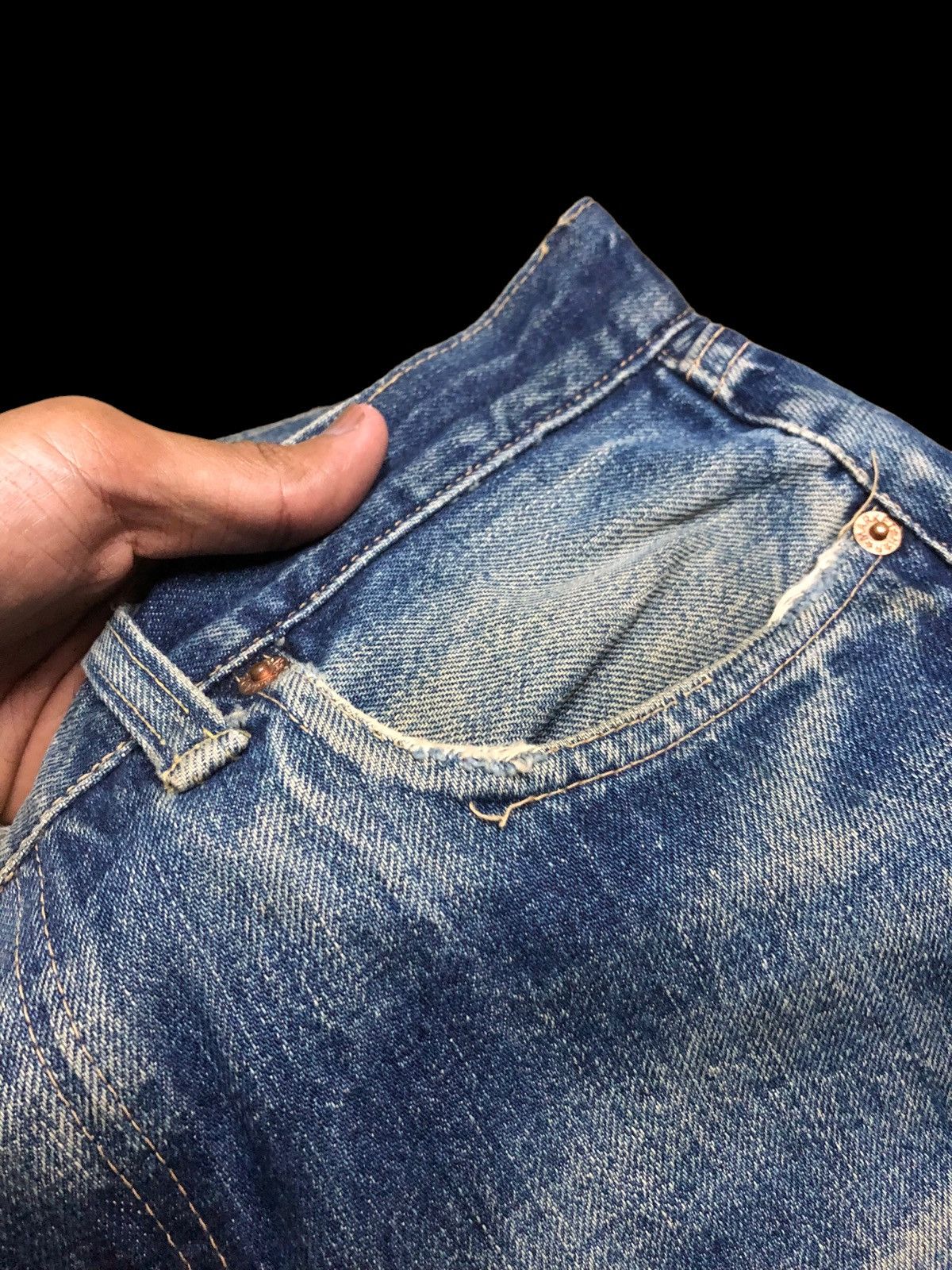 Japanese Brand HR MARKET WASHED BLUE SELVEDGE DISTRESSED JEANS Size US 29 - 7 Thumbnail
