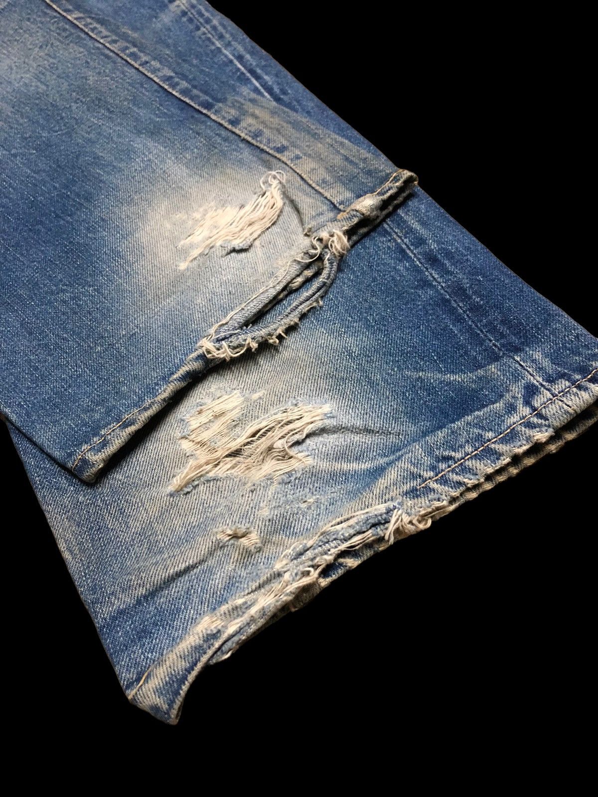 Japanese Brand HR MARKET WASHED BLUE SELVEDGE DISTRESSED JEANS Size US 29 - 5 Thumbnail