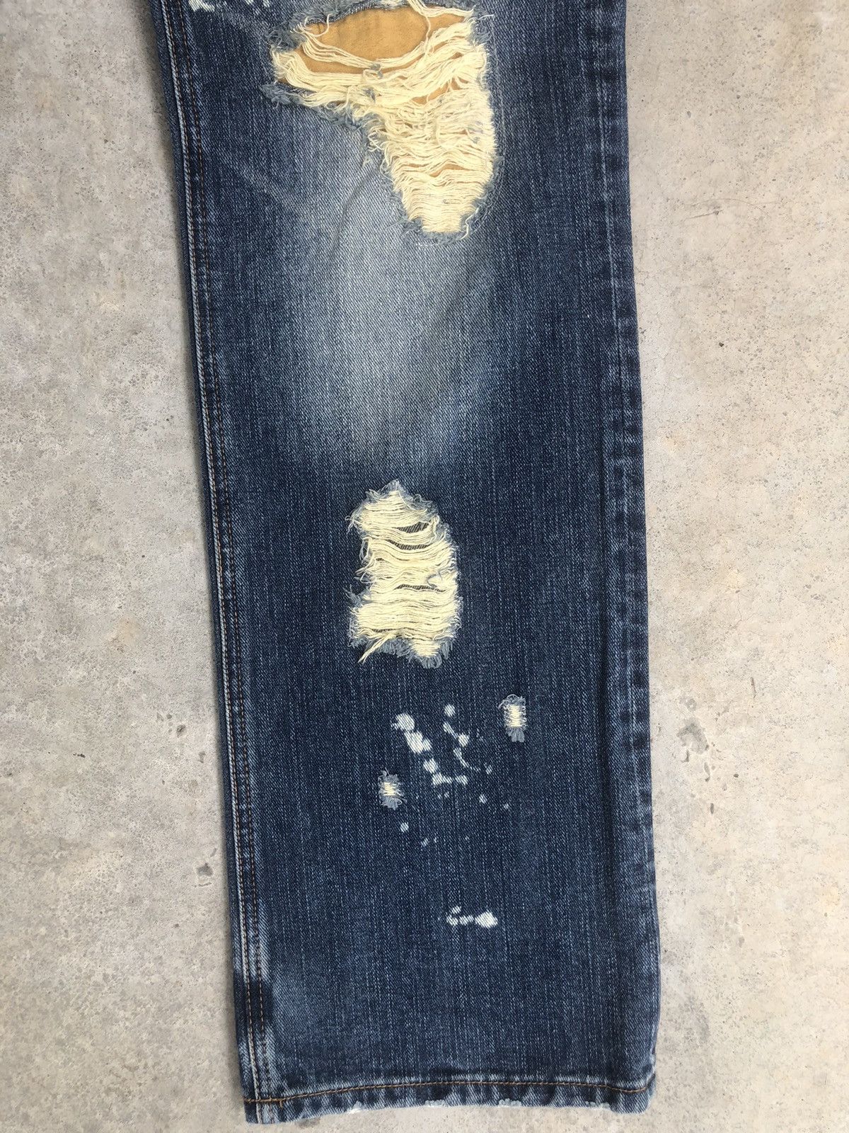 Who Decides War Rare Exhibitionist ttu Distressed Jeans Ripped Size US 33 - 7 Thumbnail