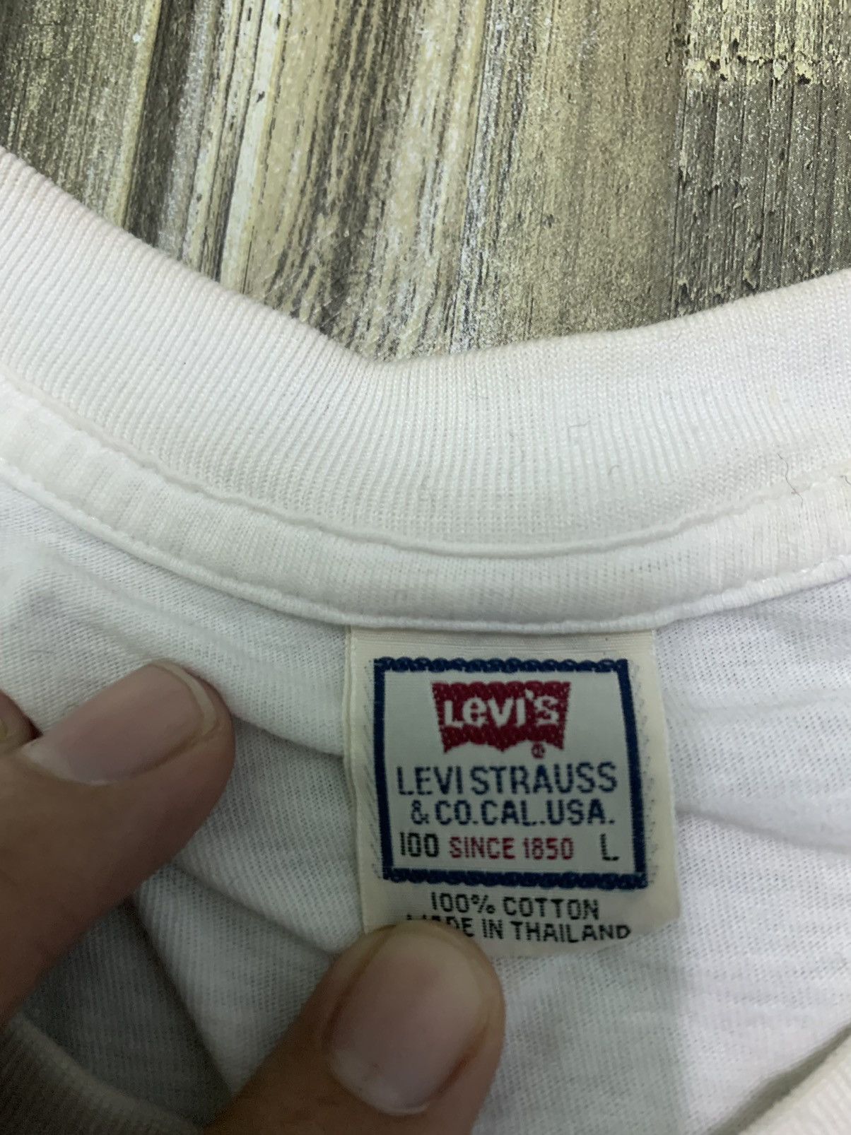 Levi's × Levi's Vintage Clothing × Vintage Nice Plain Vintage Levi’s T Shirt Size US L / EU 52-54 / 3 - 4 Thumbnail