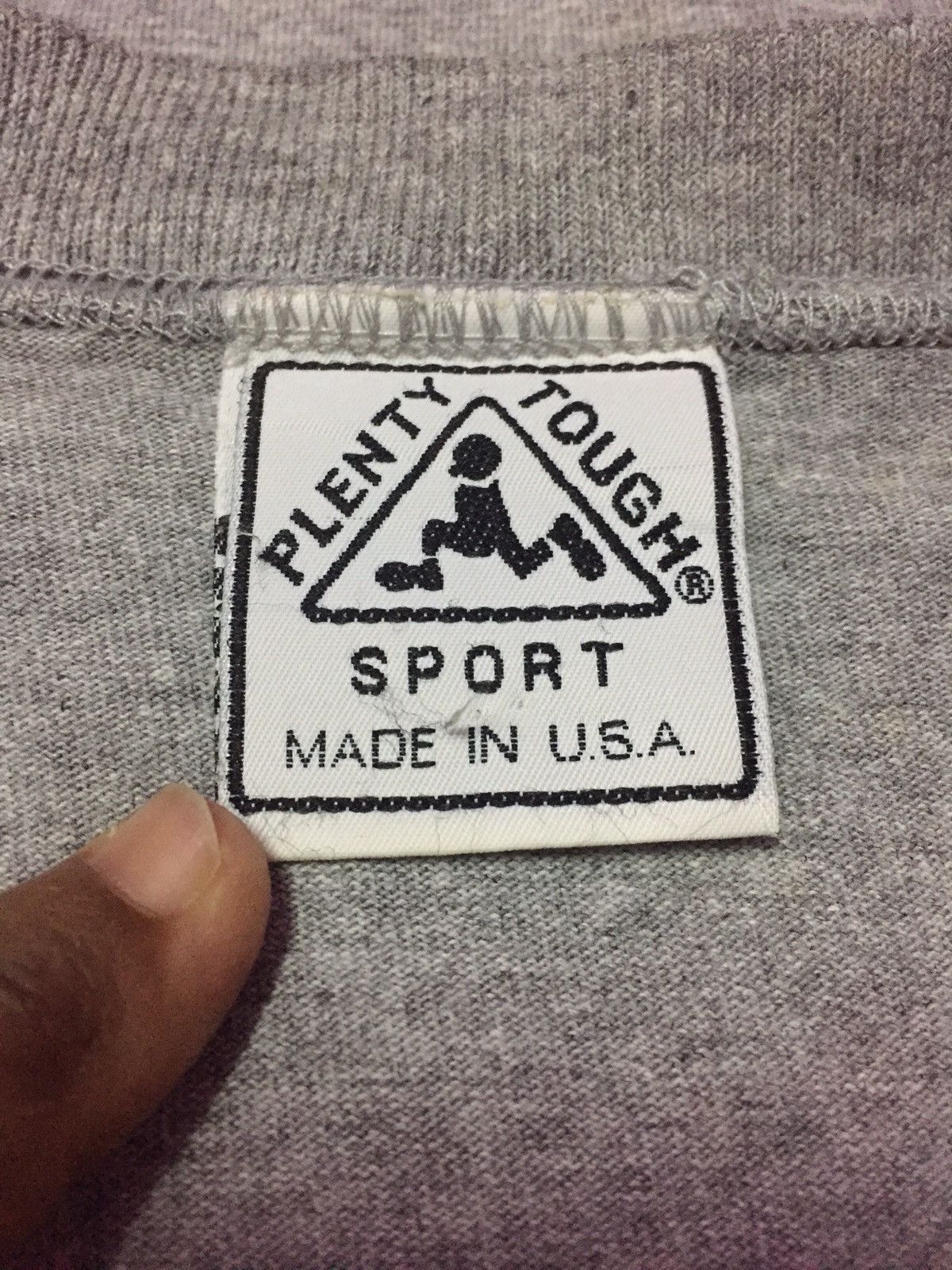 Vintage Plenty Tough Sport USA T-Shirts Size US L / EU 52-54 / 3 - 3 Thumbnail