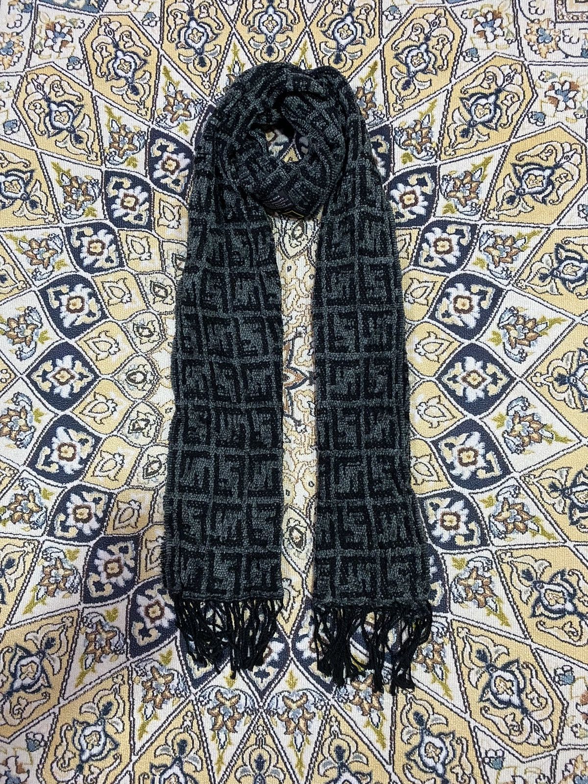 Fendi Fendi Scarf / Muffler / Neckwear Size ONE SIZE - 1 Thumbnail