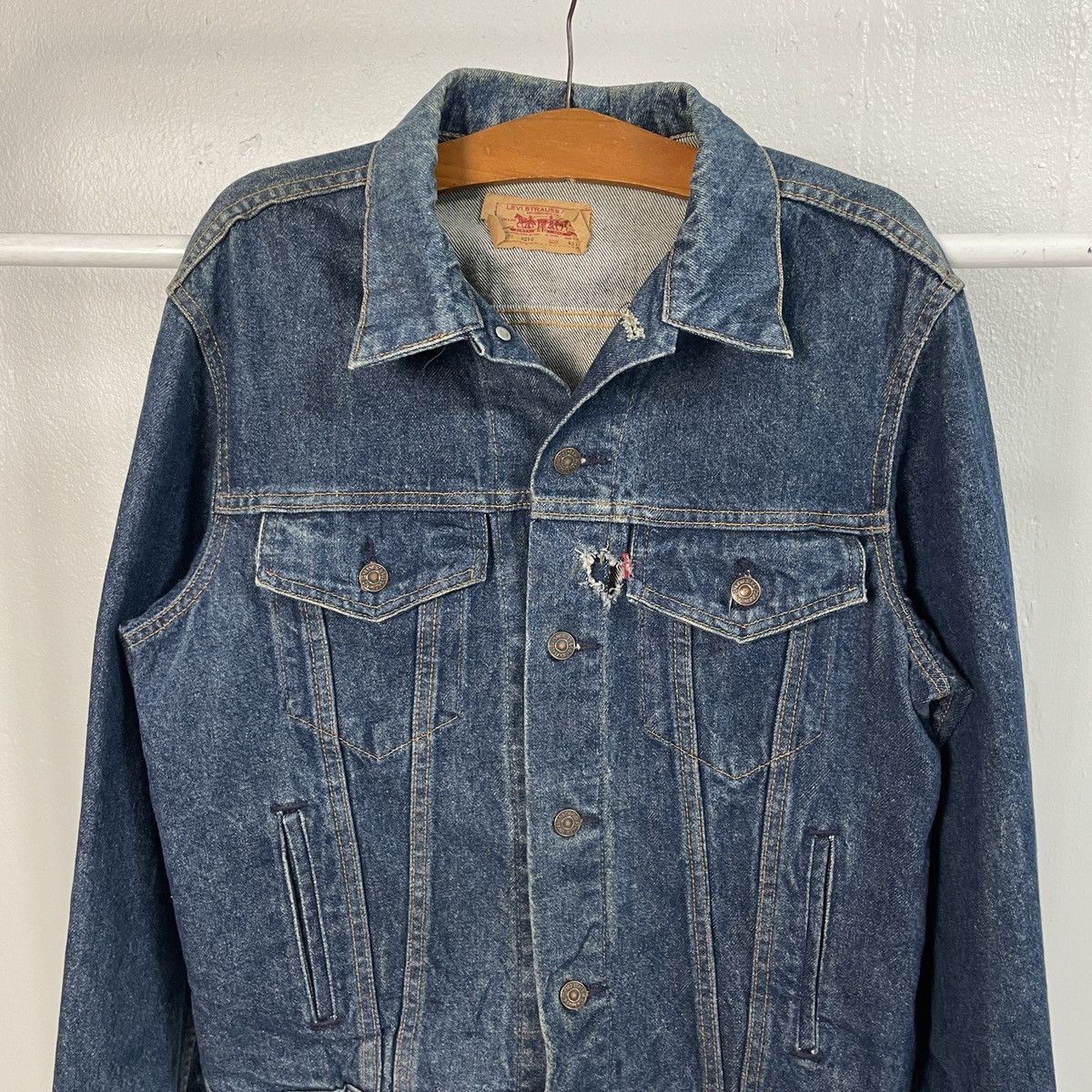 Levi's Vintage 90s Levis Big E Made In Usa Distressed Denim Jacket Size US M / EU 48-50 / 2 - 4 Thumbnail