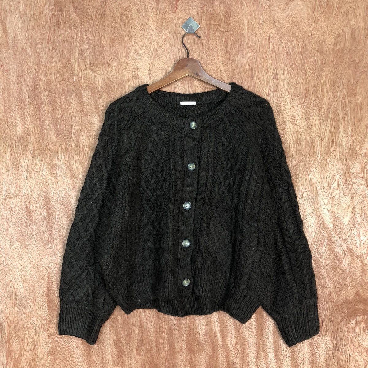 Aran Isles Knitwear DL GU Japan cardigan aran isle cable Knitwear #H144 Size US M / EU 48-50 / 2 - 3 Thumbnail