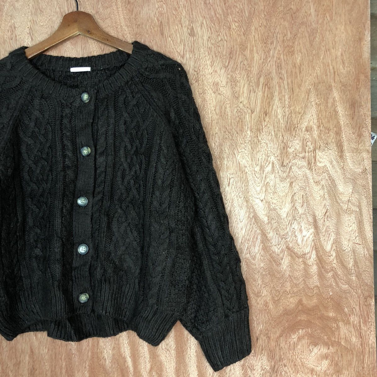 Aran Isles Knitwear DL GU Japan cardigan aran isle cable Knitwear #H144 Size US M / EU 48-50 / 2 - 5 Thumbnail