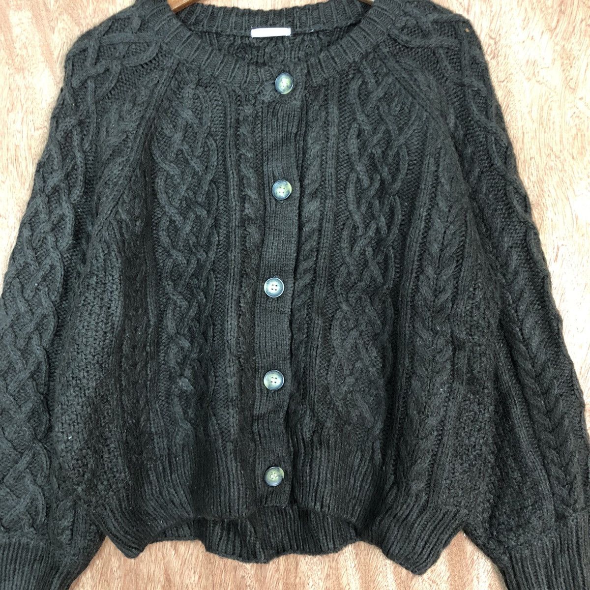 Aran Isles Knitwear DL GU Japan cardigan aran isle cable Knitwear #H144 Size US M / EU 48-50 / 2 - 8 Thumbnail