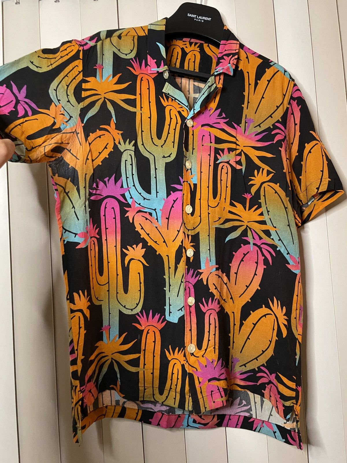 Image of Hawaiian Shirt x Vintage Silky Vibrant Cactus Print Hawaiian Button Up Shirt in Orange (Size Small)