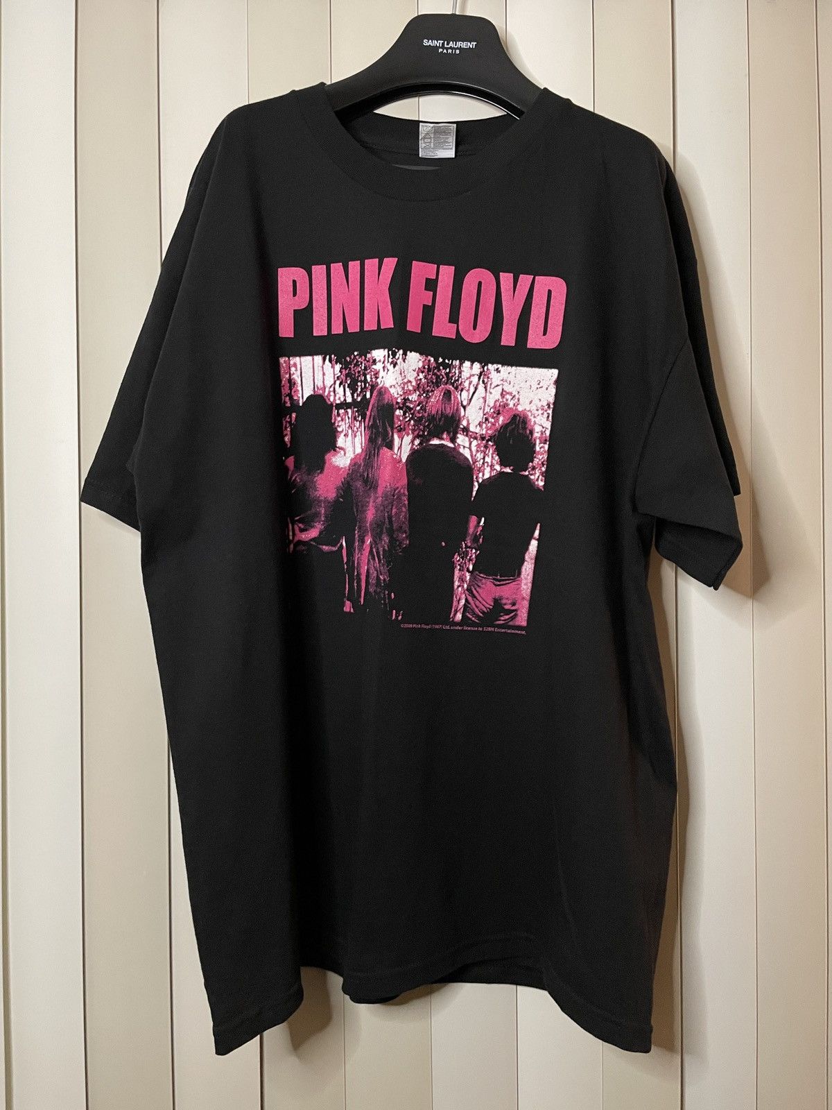 Image of Band Tees x Pink Floyd Vintage 00S Pink Floyd Band Tee With Front And Back Print in Black (Size XL)