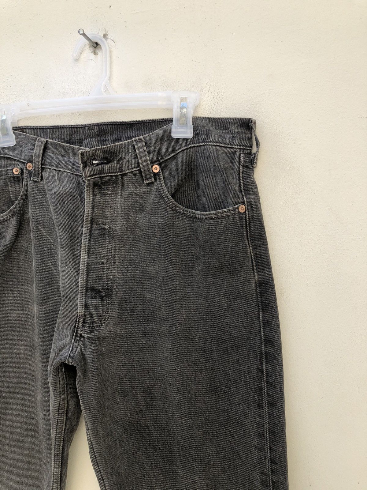 Levi's Vintage 1995 Levi’s 501 Jeans Made in Usa Faded Black Denim Size US 34 / EU 50 - 6 Thumbnail