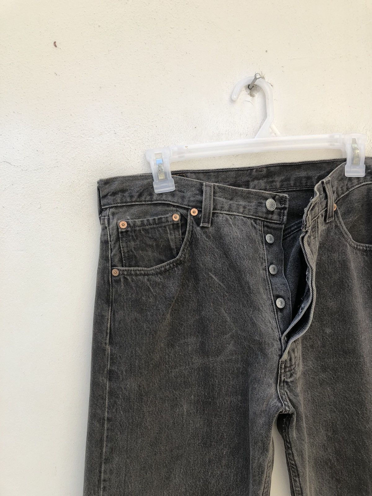 Levi's Vintage 1995 Levi’s 501 Jeans Made in Usa Faded Black Denim Size US 34 / EU 50 - 3 Thumbnail