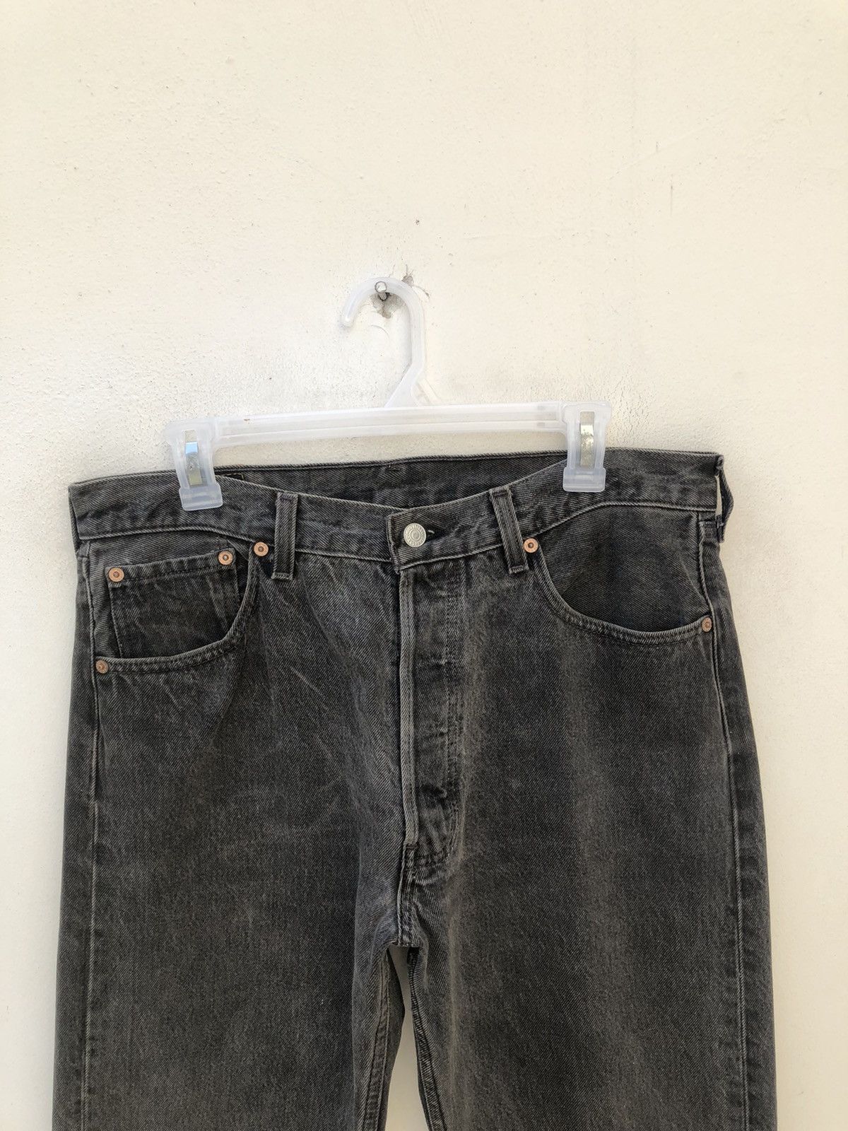 Levi's Vintage 1995 Levi’s 501 Jeans Made in Usa Faded Black Denim Size US 34 / EU 50 - 2 Thumbnail