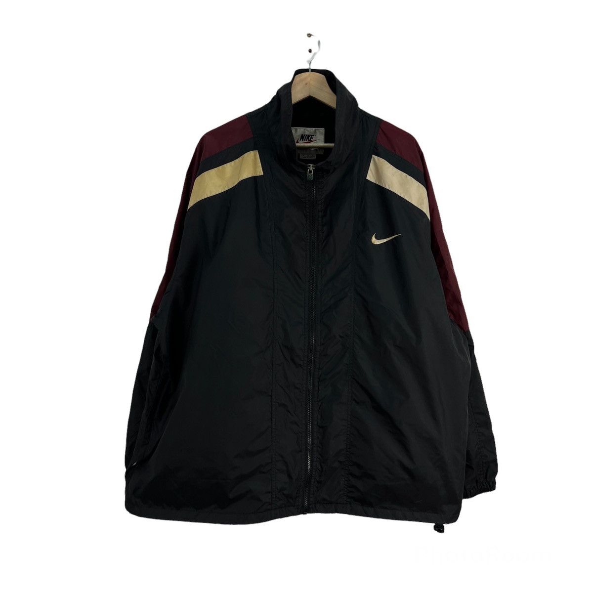 VINTAGE NIKE WINDBREAKER BIG LOGO STREETWEAR DESIGN